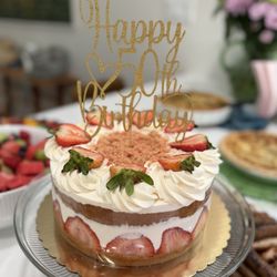 The Velvet Buttercream - Delicious Strawberry shortcake