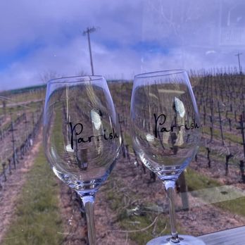 Lush Limousine Wine Tours - Limos Near Me - Paso Robles, California