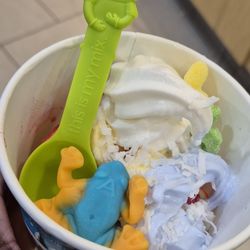 Menchie's Frozen Yogurt Kitty's Korner