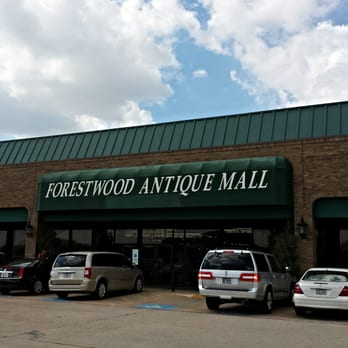 Forestwood Antique Mall - The entrance on a busy Saturday afternoon - Antiques Near Me - Dallas, Texas
