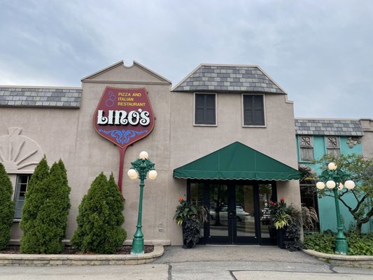 Lino's by null