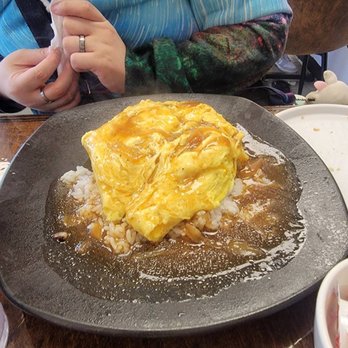 Oli's Kitchen - Scrambled loco moco - Breakfast & Brunch Near Me - Honolulu, Hawaii