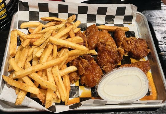 Wingnutz Bar and Grill by null