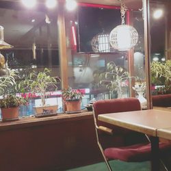 Boa-Thong Thai Food Restaurant - Such a cute restaraunt! very vintage, big city styled restaraunt aesthetics