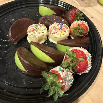 Edible Arrangements - Platter - Chocolatiers & Shops Near Me - Irvine, California Edible Arrangements - Platter - Chocolatiers & Shops Near Me - Irvine, California