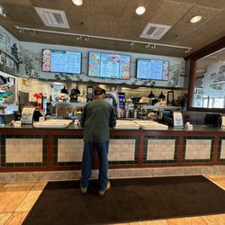 Kelly's Roast Beef - Inside Counterspace