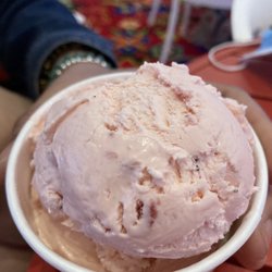 Lucky Pizza - Strawberry ice cream