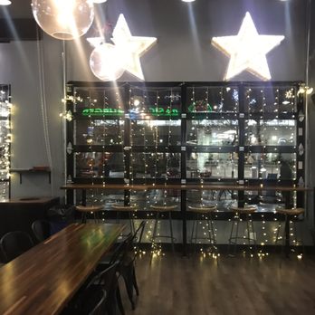 Basic Burger - Christmas decorations - Burgers Near Me - Arlington, Virginia