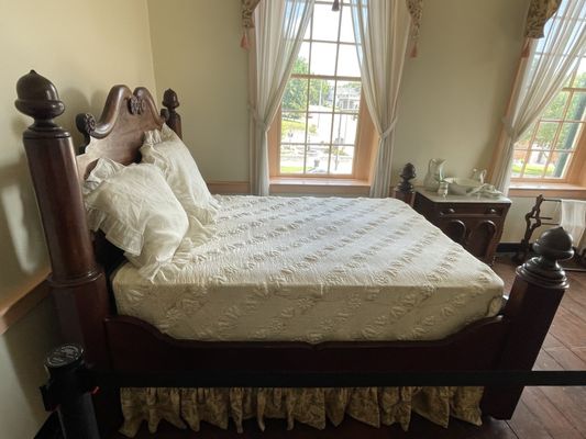 President James K. Polk Home and Museum by null