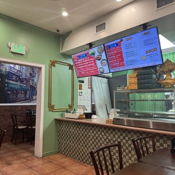 Chong Yuen Fong - Inside - Chinese Near Me - Alhambra, California Chong Yuen Fong - Inside - Chinese Near Me - Alhambra, California