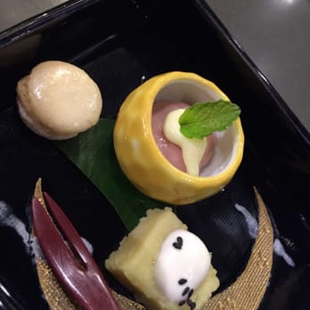 Nanzan GiroGiro - Macaron, strawberry ice and sweet potato cake - Japanese Near Me - Honolulu, Hawaii
