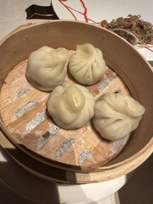 Bon Wei by null