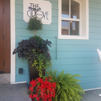 The Grove Hotel - Front of the hotel.... Cute!! - Hotels Near Me - Kingsville, Ontario