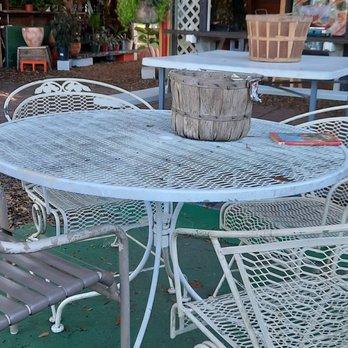 Lulu's Gelato - Seating area. - Gelato Near Me - Newberry, Florida