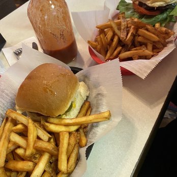 Whitehouse Restaurant - Diners Near Me - Clare, Michigan