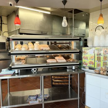 Banh Mi Che Cali - Inside - Vietnamese Near Me - Rosemead, California Banh Mi Che Cali - Inside - Vietnamese Near Me - Rosemead, California
