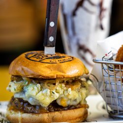 MTB Top Burgers - MTB Burger and Oreo Milkshake
