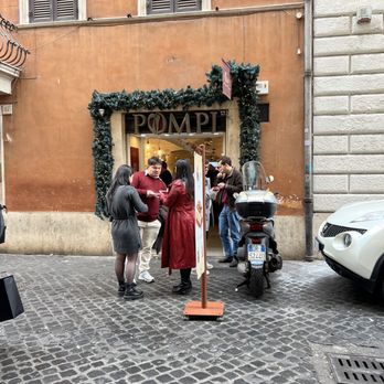 Pompi - Outside - Ice Cream & Frozen Yogurt Near Me - Rome, RM