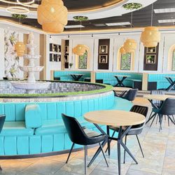 Bora Bora Smoothie Cafe - Sitting area