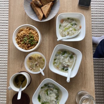 New Chinatown Restaurant - Rice flour cake soup, fuzhou style wonton (bian rou), cold style noodle (ban mian), fried taro cake - Chinese Near Me - Chicago, Illinois New Chinatown Restaurant - Rice flour cake soup, fuzhou style wonton (bian rou), cold style noodle (ban mian), fried taro cake - Chinese Near Me - Chicago, Illinois
