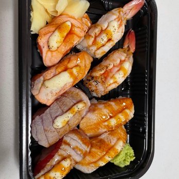 Domo Cafe Kahala - Garlic shrimp, salmon, hamachi, ahi (2 pieces each) - Sushi Bars Near Me - Honolulu, Hawaii