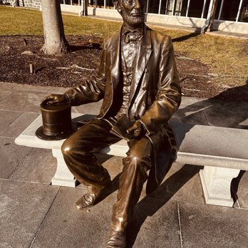 Gettysburg Museum and Visitor Center - Abraham Lincoln statue at the visitor center. Also gives a brief history. - Visitor Centers Near Me - Gettysburg, Pennsylvania