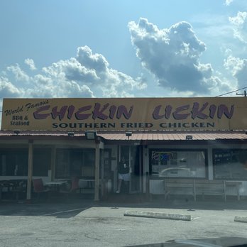 Chicken Lickin Hickory House - What you see is where you eat outside under the porch. Order get your number and head outside until your number is called. - Chicken Shop Near Me - Hardeeville, South Carolina Chicken Lickin Hickory House - What you see is where you eat outside under the porch. Order get your number and head outside until your number is called. - Chicken Shop Near Me - Hardeeville, South Carolina