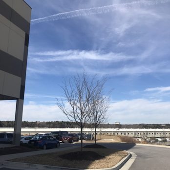 Safelite AutoGlass - Parking lot view - Windshield Installation & Repair Near Me - Union City, Georgia