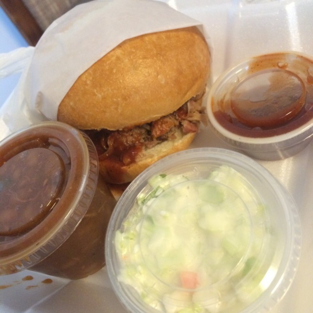 Bristol BBQ - Pulled pork sandwich w/ beans & coleslaw - Barbeque Near Me - Bristol, Tennessee Bristol BBQ - Pulled pork sandwich w/ beans & coleslaw - Barbeque Near Me - Bristol, Tennessee