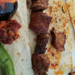 Kebapçı Adil - Kuşbaşı yumuşak. Etin kalitesi mükem el olmasa da iyi denilebilir.