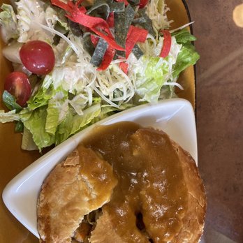 Linn's Restaurant - Chicken Pot Pie - American Near Me - Cambria, California