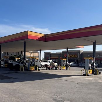 Love's Travel Stop - Gas Stations Near Me - Midland, Texas