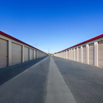 StorQuest Self Storage - Self Storage Near Me - Los Banos, California