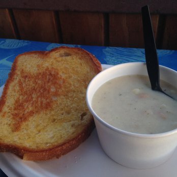 Harbor Fish Cafe - Order of garlic toast and cup of clam chowder. - Seafood Near Me - Carlsbad, California
