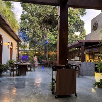 Las Tres Vírgenes - Patio - American Near Me - La Paz, BCS Las Tres Vírgenes - Patio - American Near Me - La Paz, BCS