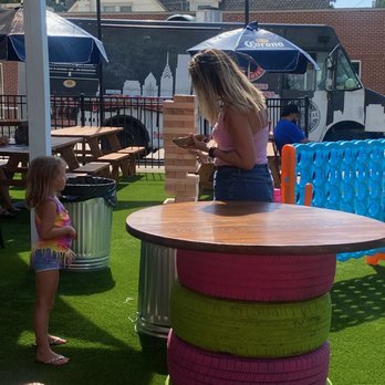 The Yard on 3rd - Yard games - Food Trucks Near Me - Willoughby, Ohio