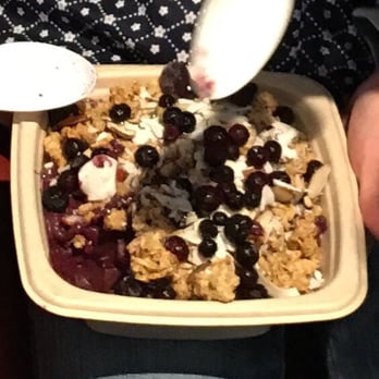 Lf Juice Shop - Annmarie acai bowl - Juice Bars & Smoothies Near Me - Lake Forest, Illinois