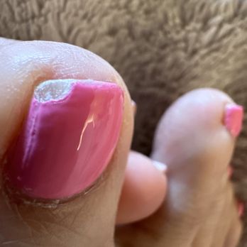 MonZoe Nail Spa - Chipped toe polish - Nail Salons Near Me - Burlingame, California