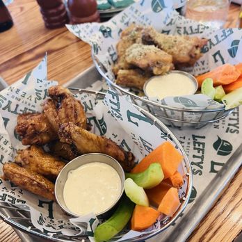Lefty's West End Tavern - Wings - Sports Bars Near Me - Greenville, South Carolina