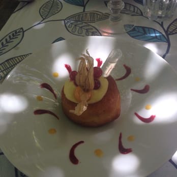 La Bicyclette Bleue - Baba au rhum - French Near Me - Joyeux, 01