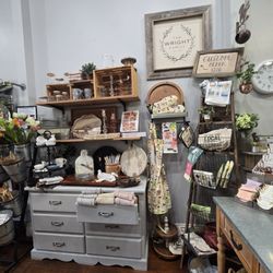 The Hens' Kitchen Shoppe