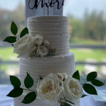 Chandelier Bakery - Our Wedding Cake - Bakeries Near Me - Vancouver, Washington Chandelier Bakery - Our Wedding Cake - Bakeries Near Me - Vancouver, Washington
