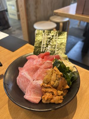 Tsukiji Unitora Nakadori by null