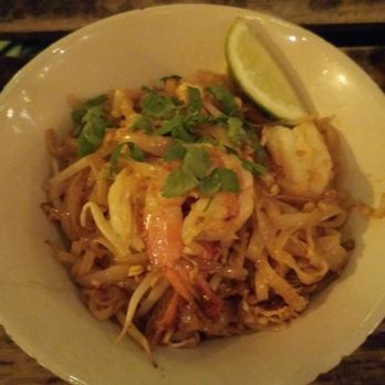 Lung Yai Thai Tapas - Shrimp pad Thai - Tapas/Small Plates Near Me - Miami, Florida