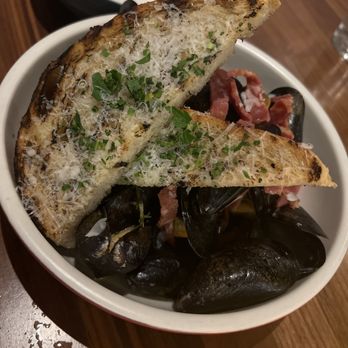 North Italia - Black Mediterranean Mussels - Italian Near Me - Cerritos, California North Italia - Black Mediterranean Mussels - Italian Near Me - Cerritos, California