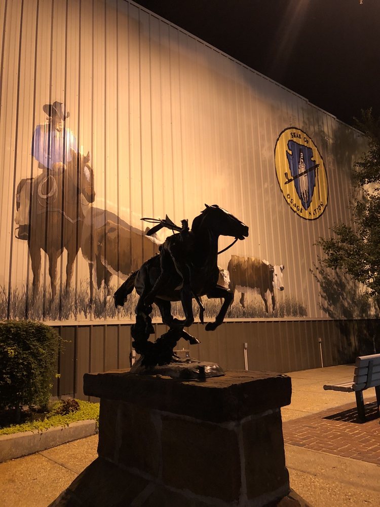 MILLION DOLLAR INN Updated September 2024 17 Photos 816 Grandview