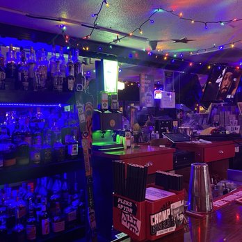 STAR BAR - Updated February 2026 - 207 Photos & 608 Reviews - 423 E St ...