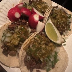 Karina's Tacos - Tacos de asada con todo / Carne asada tacos w/ everything