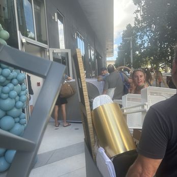 Vox Miami - Long hot lines, no shade, no fans, no water AND no AED in sight - Apartments Near Me - Miami, Florida