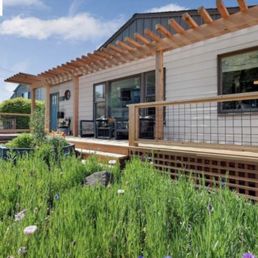 Amazing cedar deck designed by Chris Thede Amazing cedar deck designed by Chris Thede
